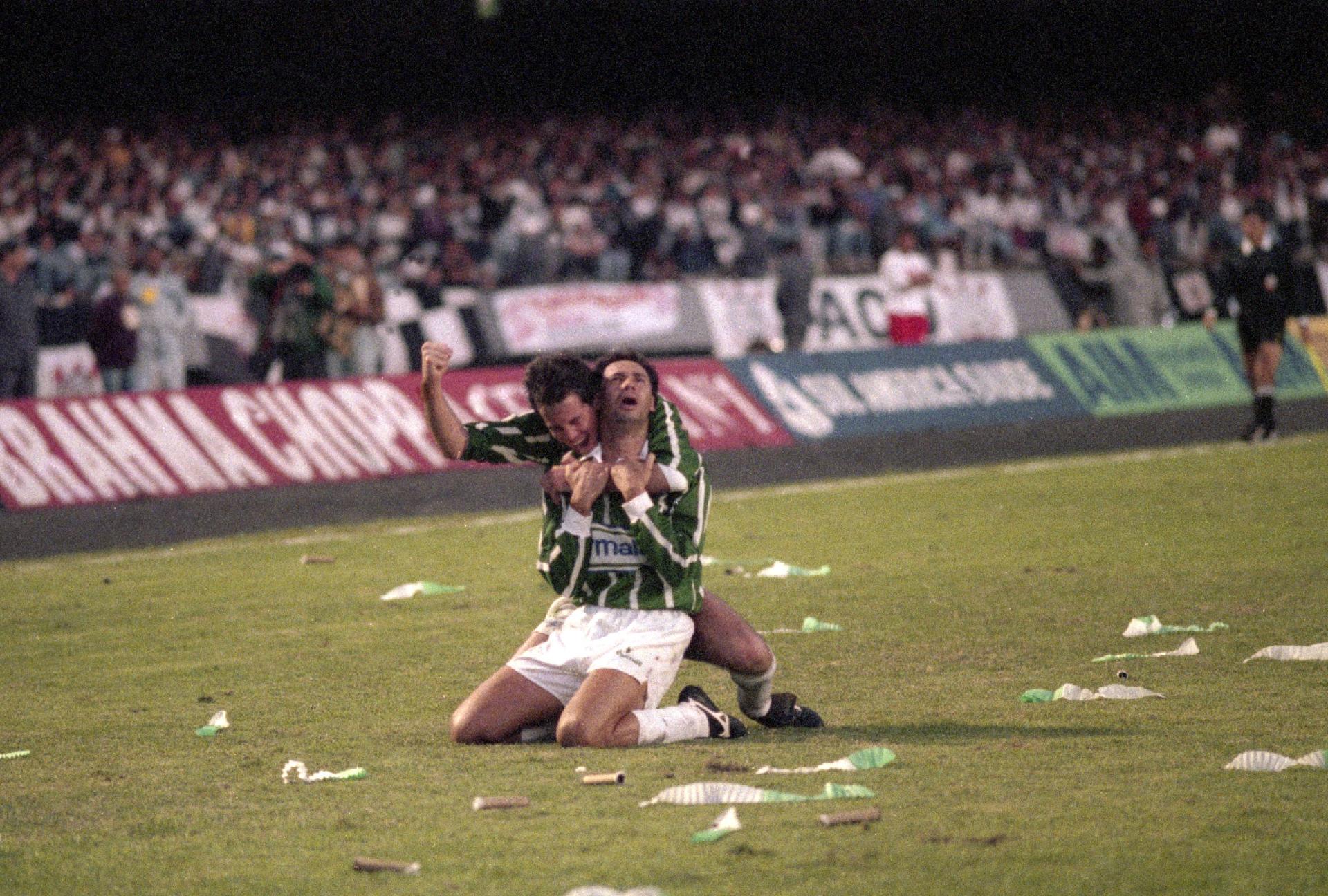 Comemoração de gol do Palmeiras na Final do Paulista 1993